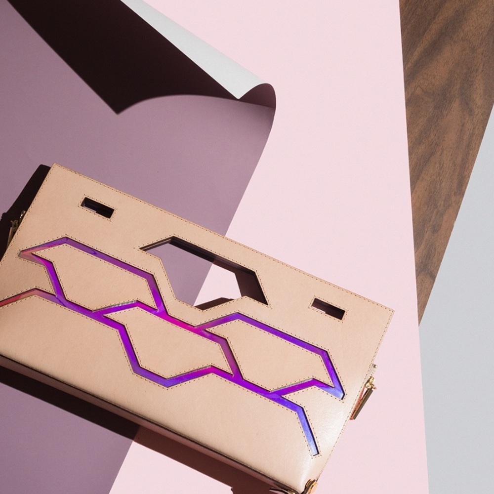 N.O.N.MEMBER PRISMA CLUTCH